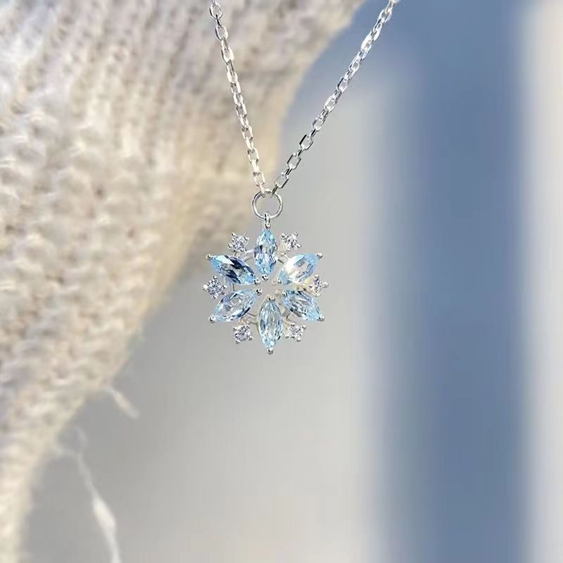 Collier de flocon de Snow Moissanite EXQUISITE Tempérament de tempérament Chaîne de clavicule tendance pour les bijoux de fête des femmes Style coréen