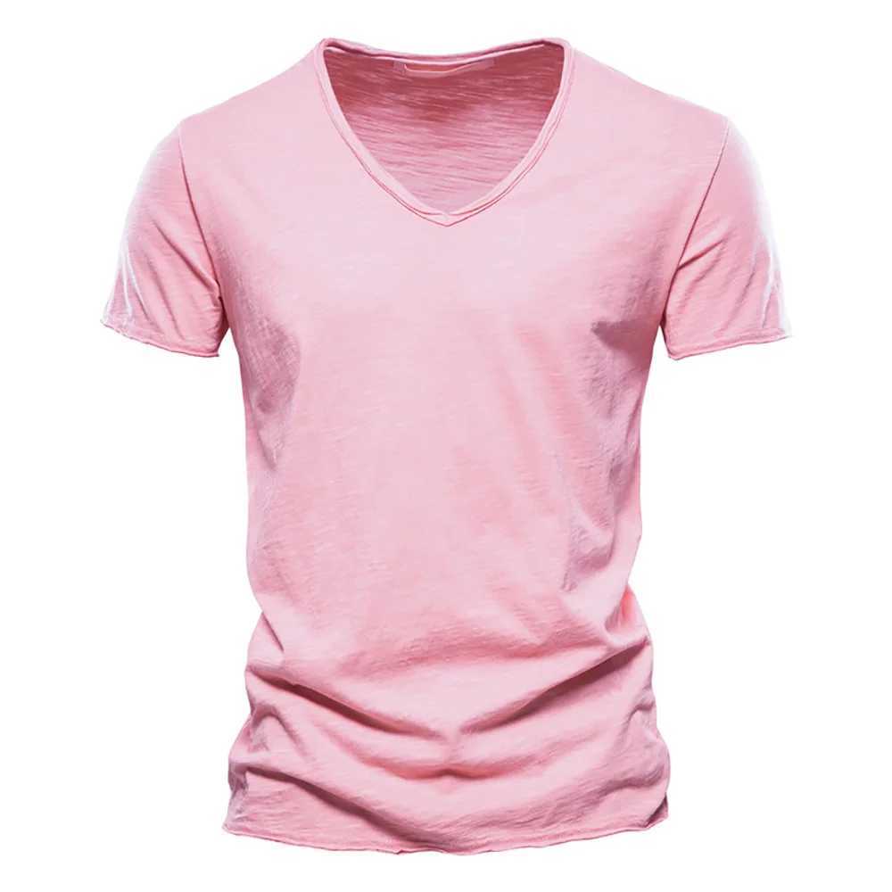 Chemises décontractées pour hommes T-shirt de coton de haute qualité en V V-Neck Fashion Design Slim Fit Soild T-shirts mâles T-TEES T-SEAT CHIRT CHIRT pour les hommes B0939 240409