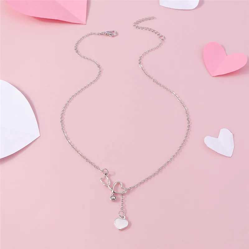 Pendant Necklaces Fashionable and Stylish Stethoscope Necklace Lariat Heart shaped Pendant Silver Nurse Medical NecklaceQ