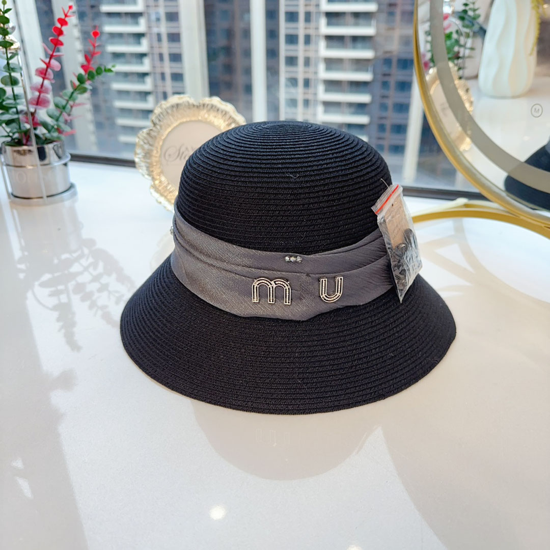 Sunshade Designer Bucket Hat Metal Letter Fashion Straw Hat Elegant Silk and Hemp Ribbon Decoration Beach Hats