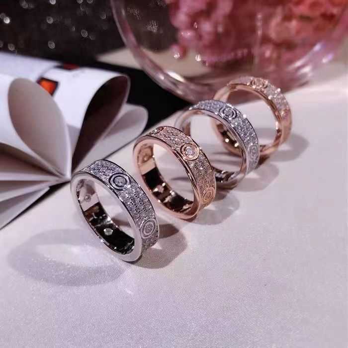 Van Bracelet Cartr S925 STERLING Silver Rose Gold Black Nail Mens and Womens Ring With Three Rows of Diamond Full Sky Star Style Style Personnalité Fashion Personality Couple