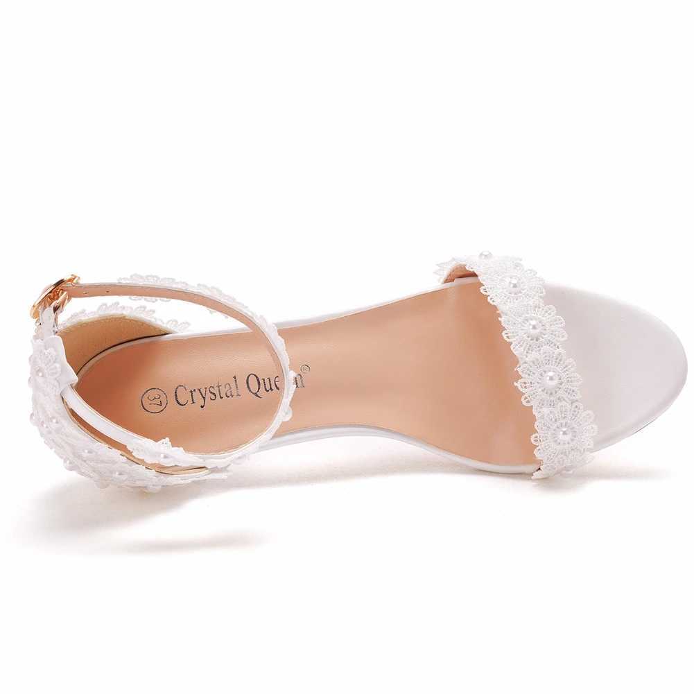 Scarpe eleganti Crystal Queen Women White Pearl Lace Wedding Fetish Fetish Squippy Stiletto Lady Summer Pompe sexy 5 cm Sandali di tacchi alti H240409