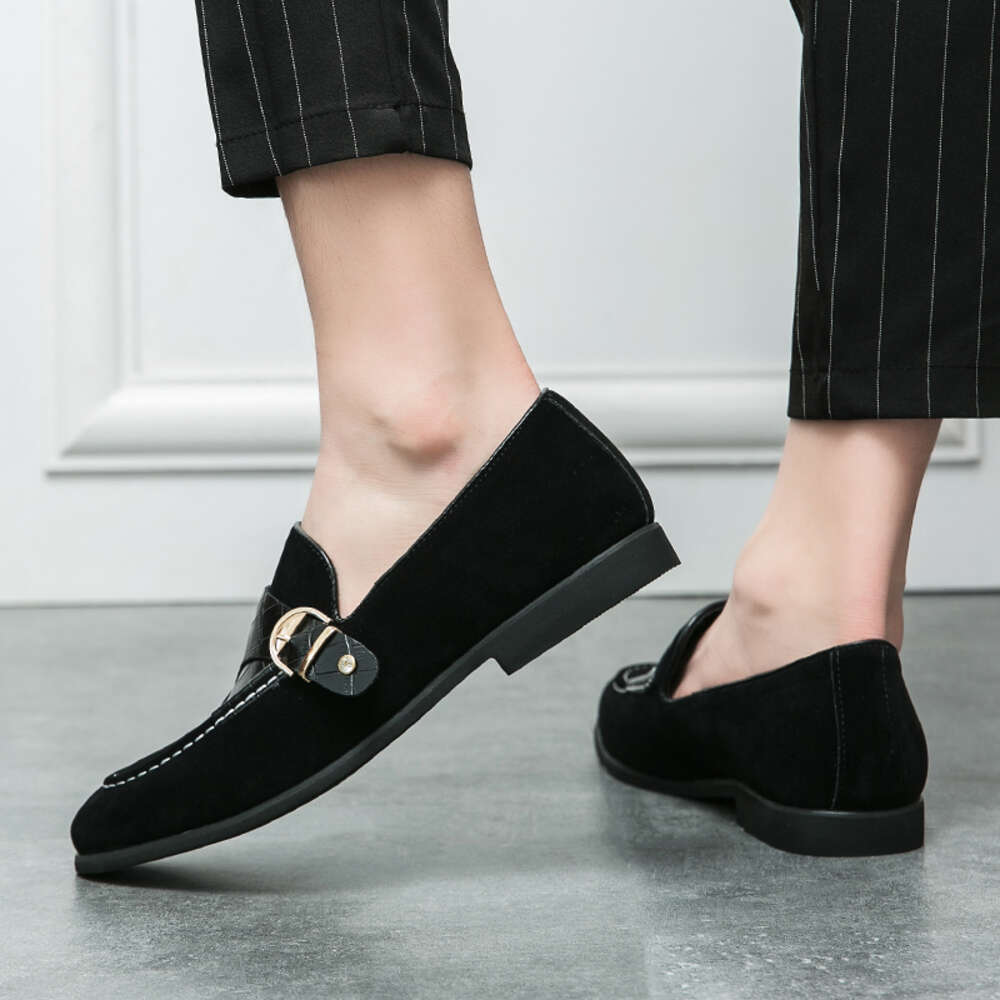 Mäns platt casual loafers Lätt mjukt lädermode mocka som driver mockasiner slip-on bröllopsfest skor plus storlek