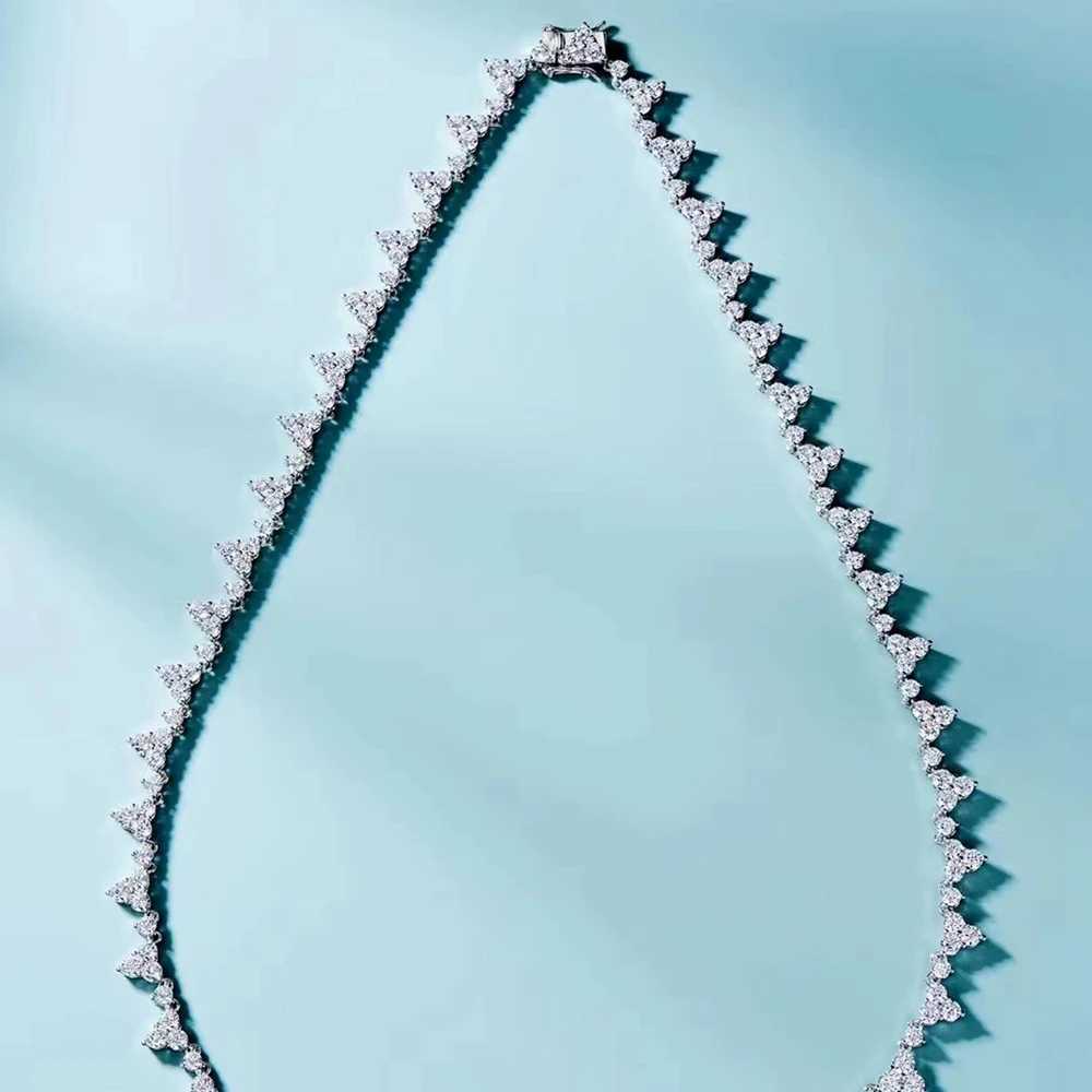 Anhänger Halsketten Huang Yu 100% 925 rein Silberlabor Saphir Saphir Hochkohlendiamant Edelstein Dreieck Halskette Engagement Exquisiter Schmuck