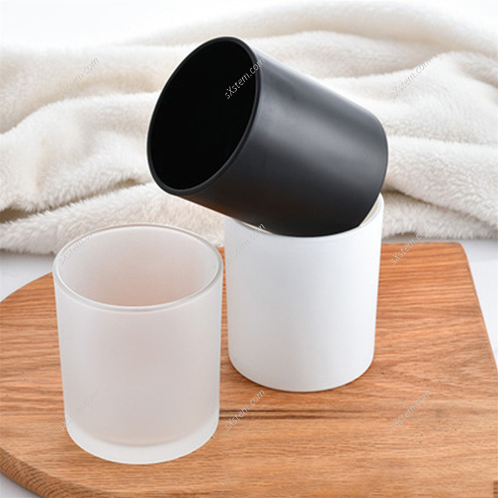 tasse de bougies en verre transparent avec couvercle de bois mat