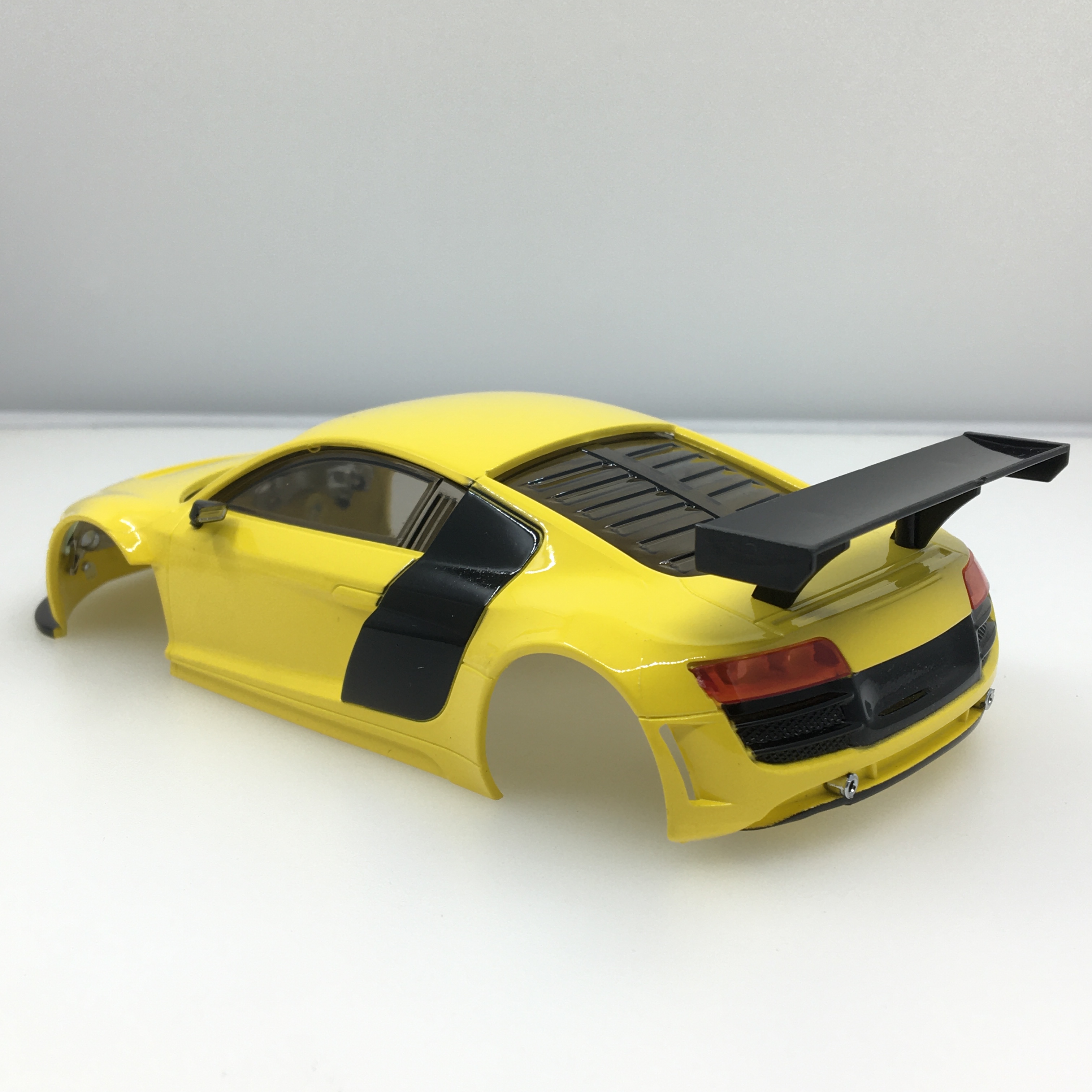 АБС ПЛАСТИКА ПЛАСТИКА R8 CAR SHELD SHELD 98 мм колесная база для 1/28 RC CAR WLTOYS K989 K969 MINI-Q HGD1 XRX MINI-Q KYOSHO MINI-Z