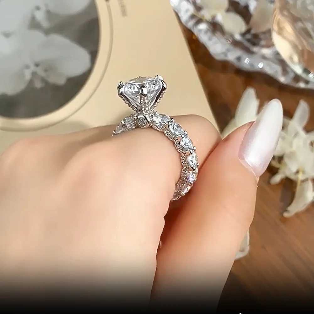 Bandringar 4 True Mosilicone Engagement Ring med GRA Certificate D Color Laboratory Diamond Wedding Ring Lämplig för kvinnor 925 Silver Promise Rin J240410
