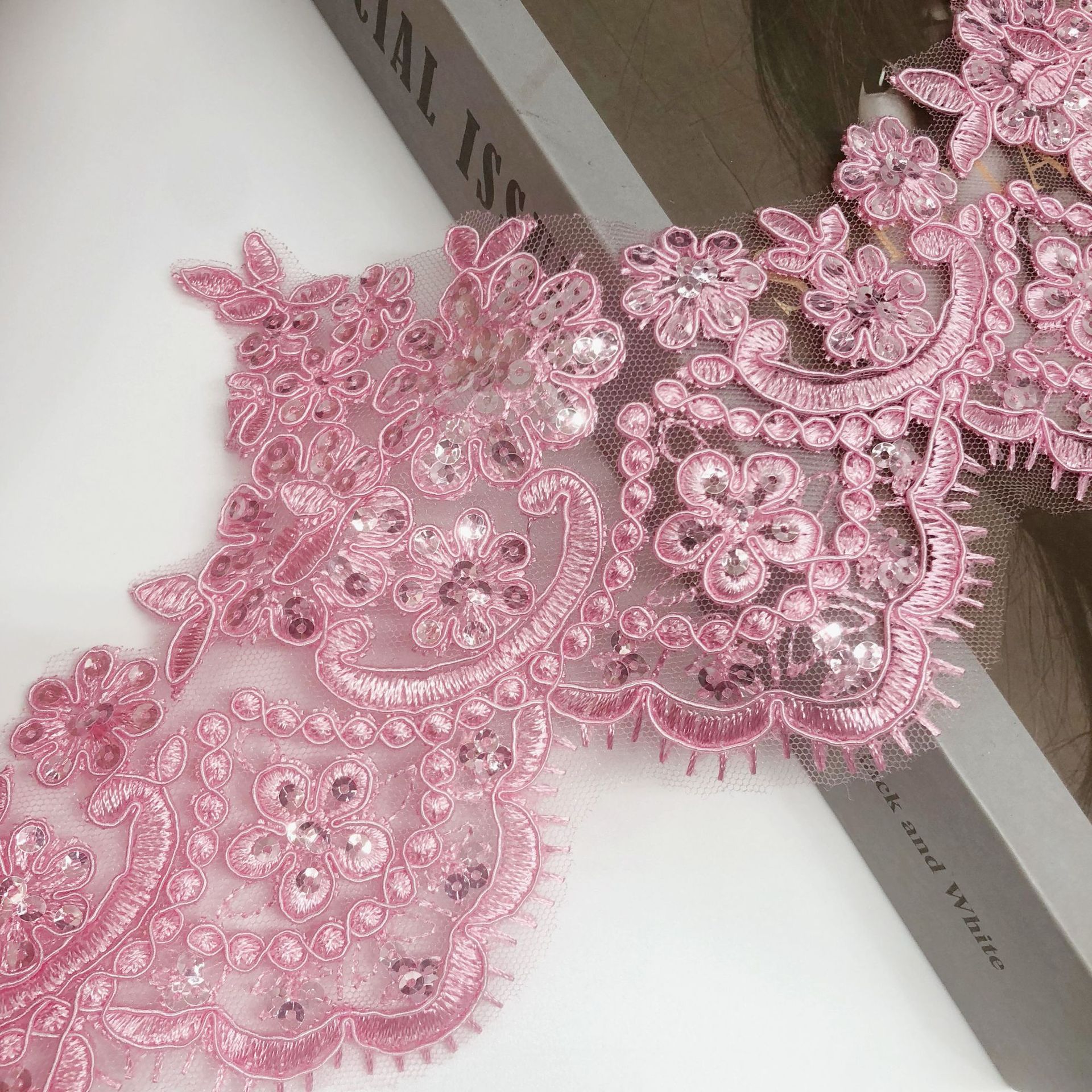 1yard/13 cm różowy wielbłąda cekinowa tkanina kwiat Veniise Venice siatkowe koronkowe wykończenie aplikacji szycie rzepek na ślub grudzień