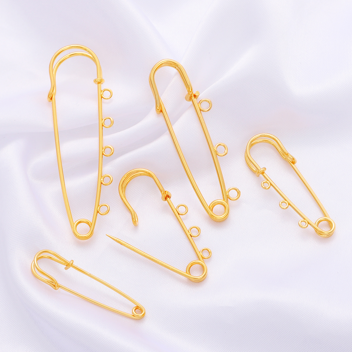 18K Gold Bated Copper Pin Safety Broche Pins Clip com loops conectores Base em branco para mulheres