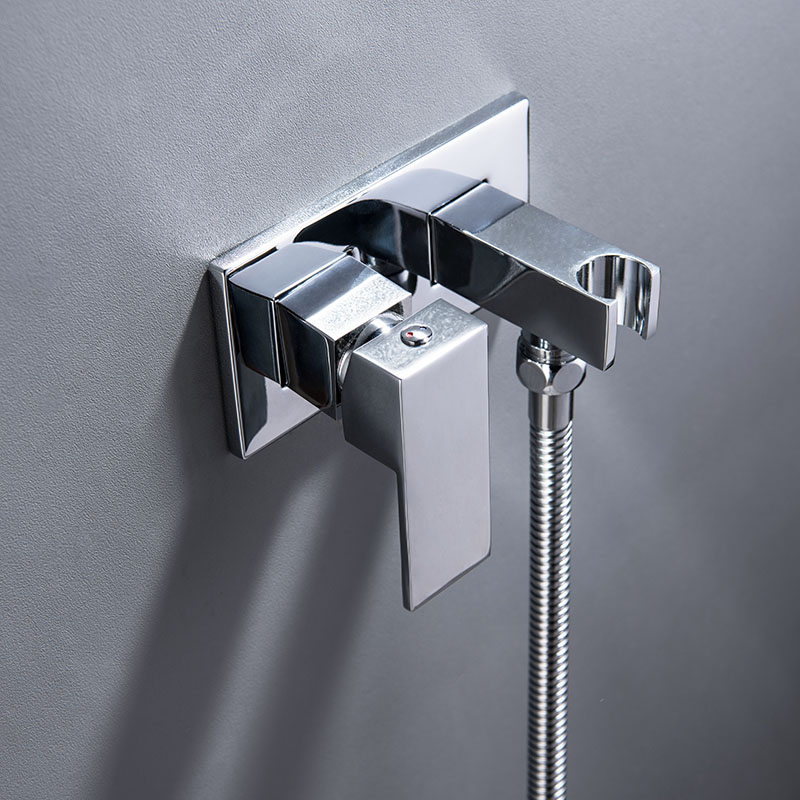 Mélangeur de salle de bain mural Bidet Robinet en laiton carré douche Sparyer Bidets Taps de toilette