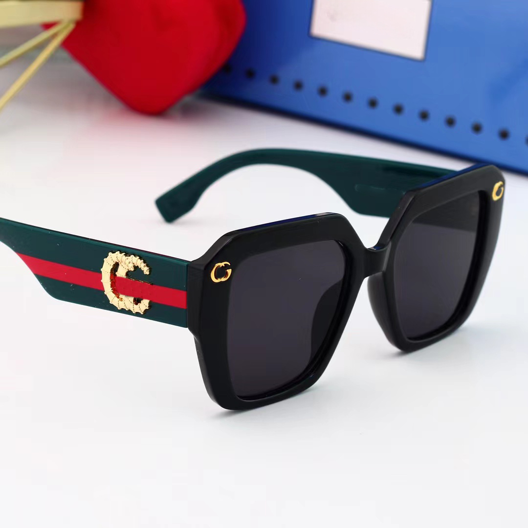 Fashion Designer Sunglass Men and Women Retro Sun glasses Classic Full Frame Sunglasses Outdoor leisure high quality glasses fashion versatile With box Very nice