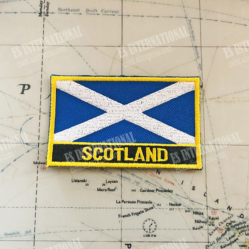 Scotland National Flag Stickerei Patches Abzeichenschild und quadratische Form Pin Ein Set auf der Stoff Armband Rucksack Dekoration