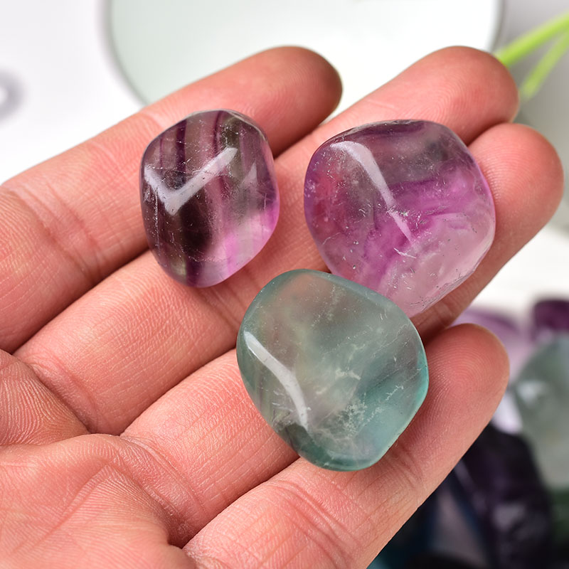 Giorno di fluorite naturale all'ingrosso Quarzo irregolare lucidatura di pietra ruvida macinatura regolare materiali casa decorazione la casa