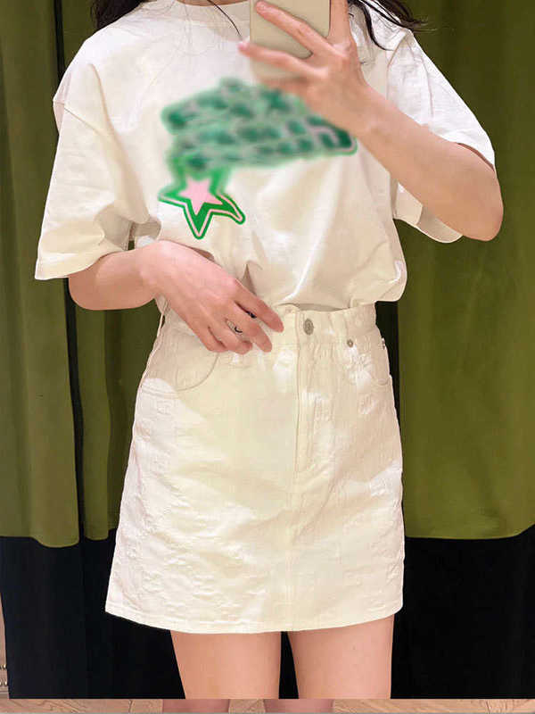 T-shirts masculins Designer 24 Été Nouveau coton slim slim fit imprimé rond Col à manches courtes pour hommes et femmes dessin animé à manches moindres YGVS