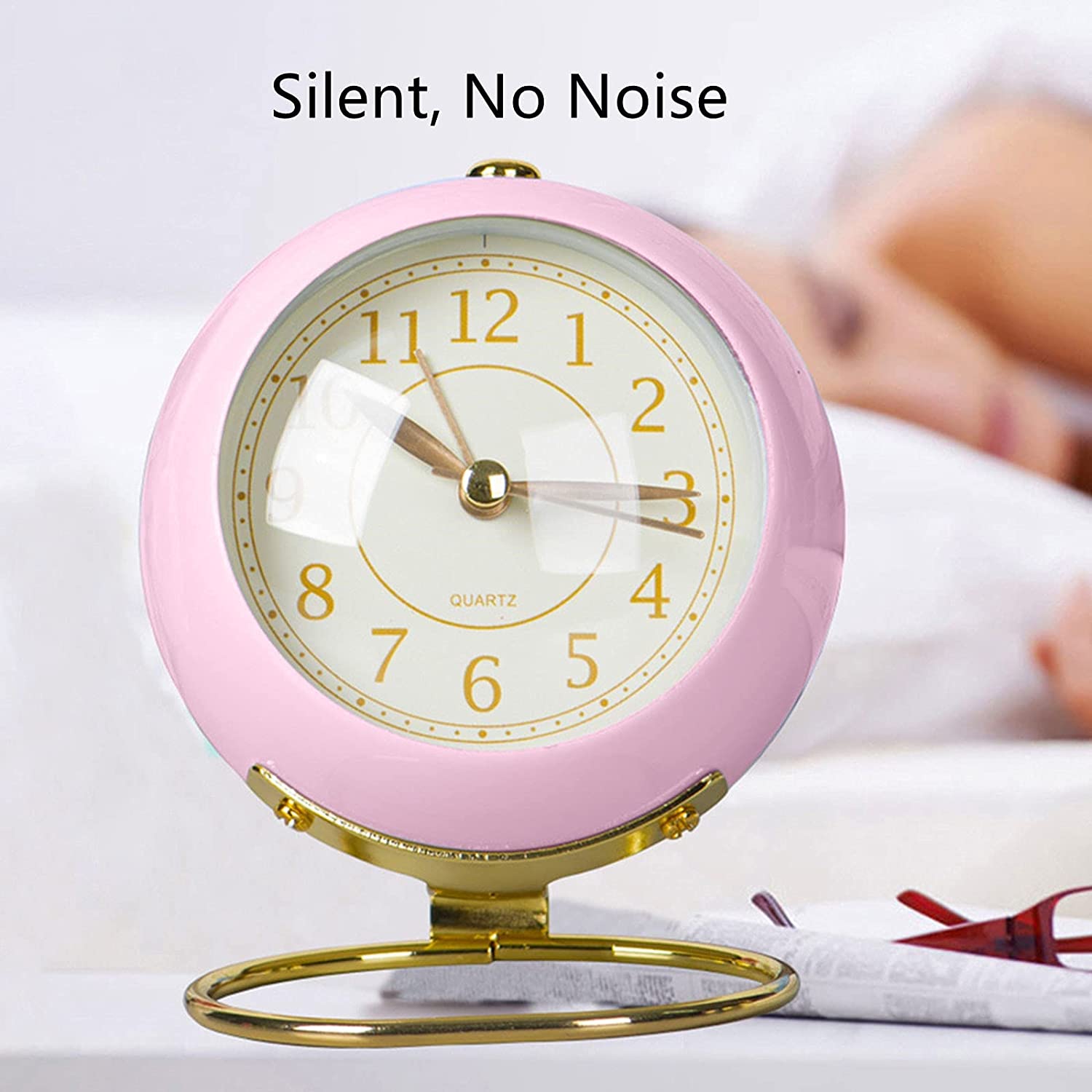 3.5 Inch Small Battery Operated Classic Non-Ticking Silent Cute Desk Table Bedside Quartz Alarm Clock with LED Backlight