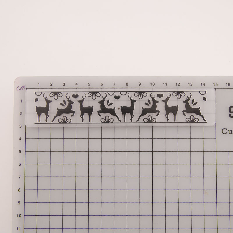 鹿印刷されたエンボス加工フォルダープラスチックペーパーカードテンプレートスクラップブッキングクラフトカードを作成するDIYフォトアルバムホームデコレーション