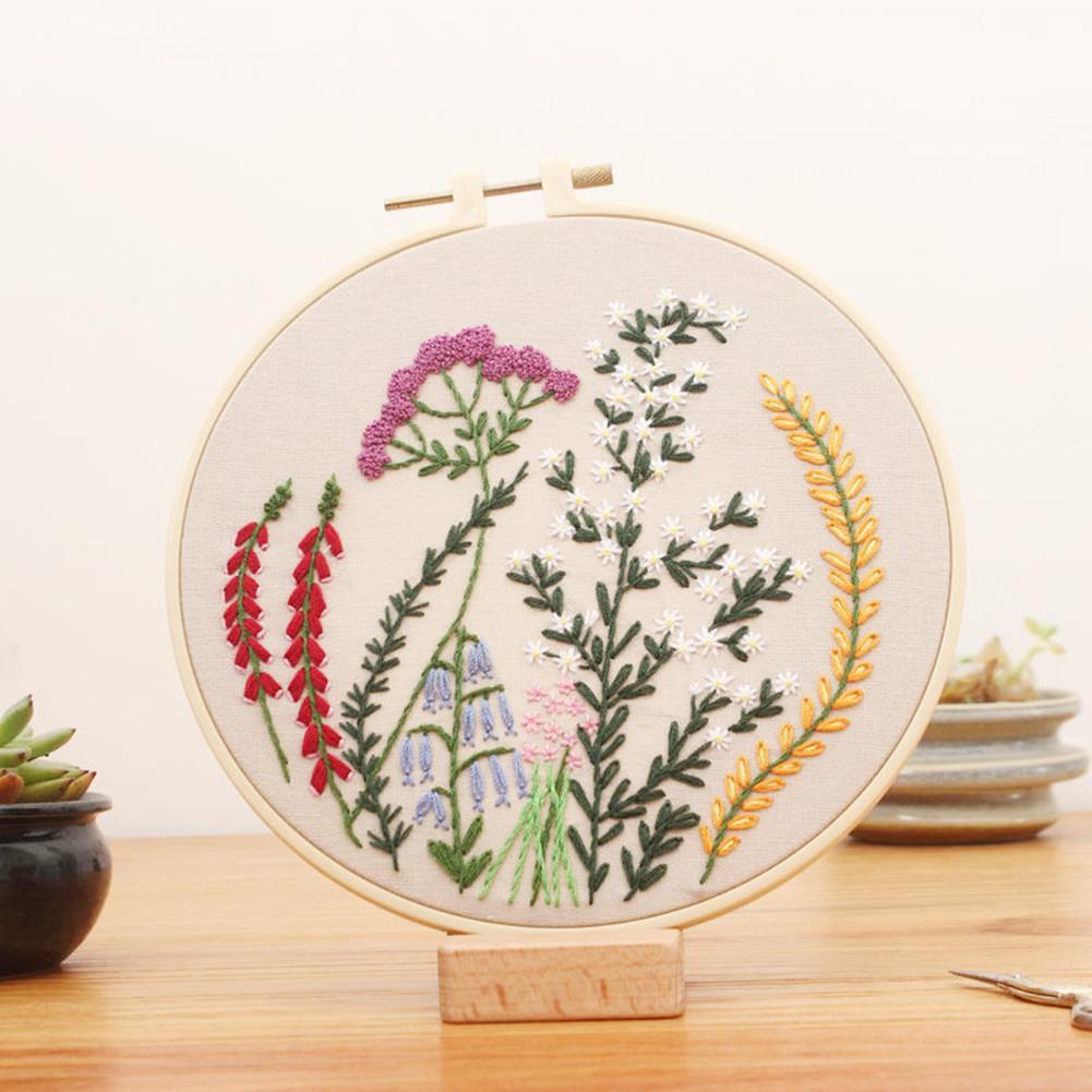 Embroidery Kit for Beginners, DIY Needlepoint Kits with Embroidery Clothes with Floral Pattern, Embroidery Hoops