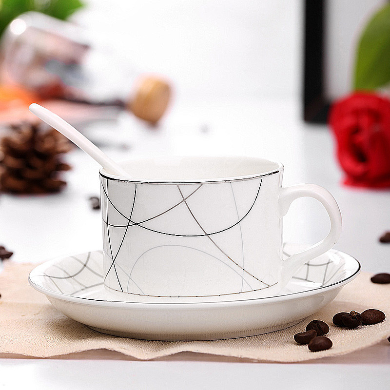 Keramische koffie set melkthee mugs cups schotels keuken drinkware bestek verjaardag geschenken bruiloft geschenken roos afgewerkt 150 ml