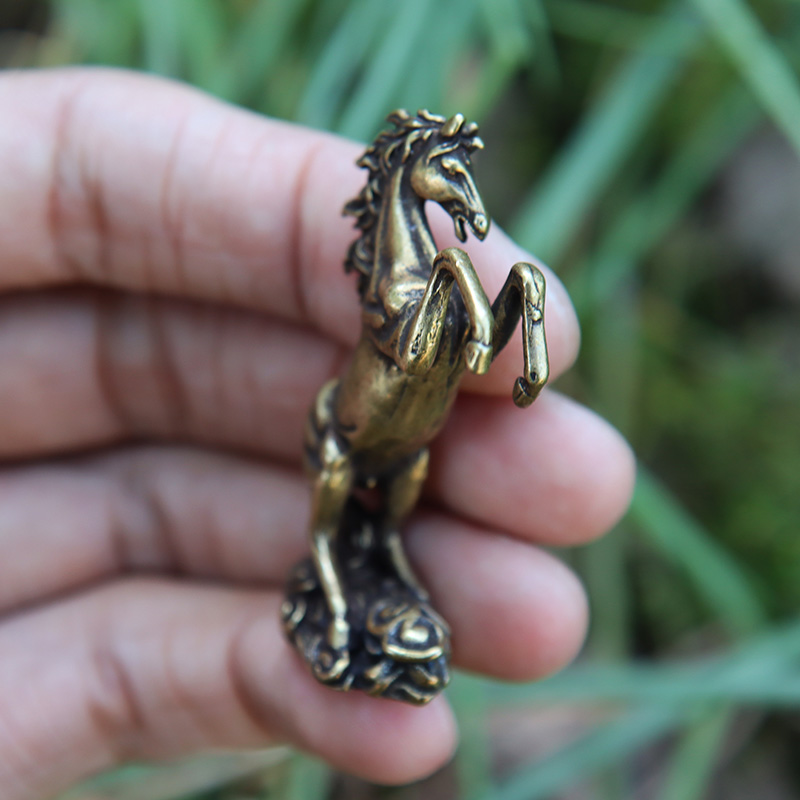Cuivre vintage zodiaque cheval petite statue feng shui ornements en laiton