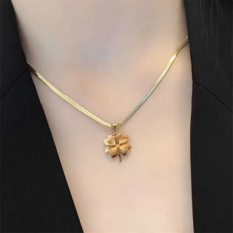 Collane a ciondolo 2023 Collane in acciaio inossidabile chic Boho Snake Blade Chain Classic Lucky Clover Necklace Pendants For Women Gioielli Impegno 240410