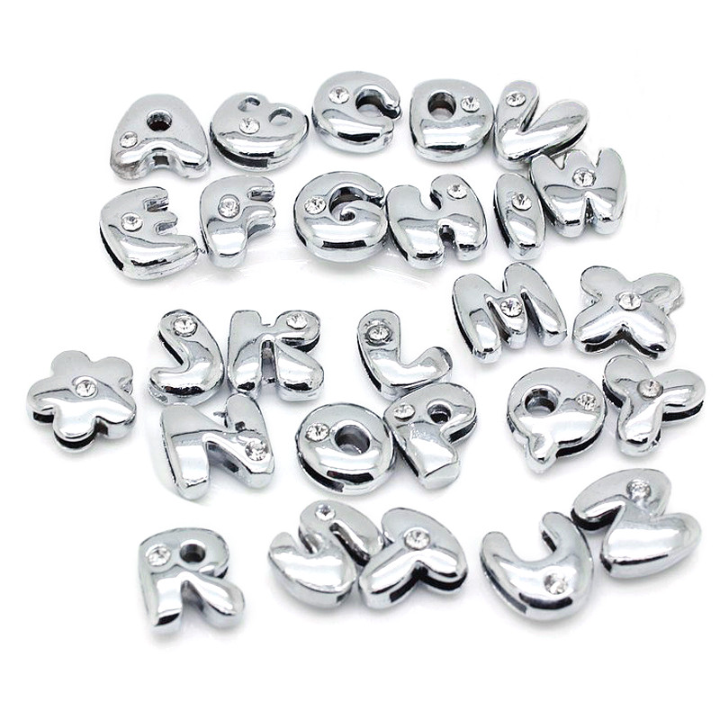 8mm Fat Slide Letters Charms Armband Kvinnesmycken som gör 1 st Slide Alfabet A-Z DIY Armband Belt Keychain Pet Collar