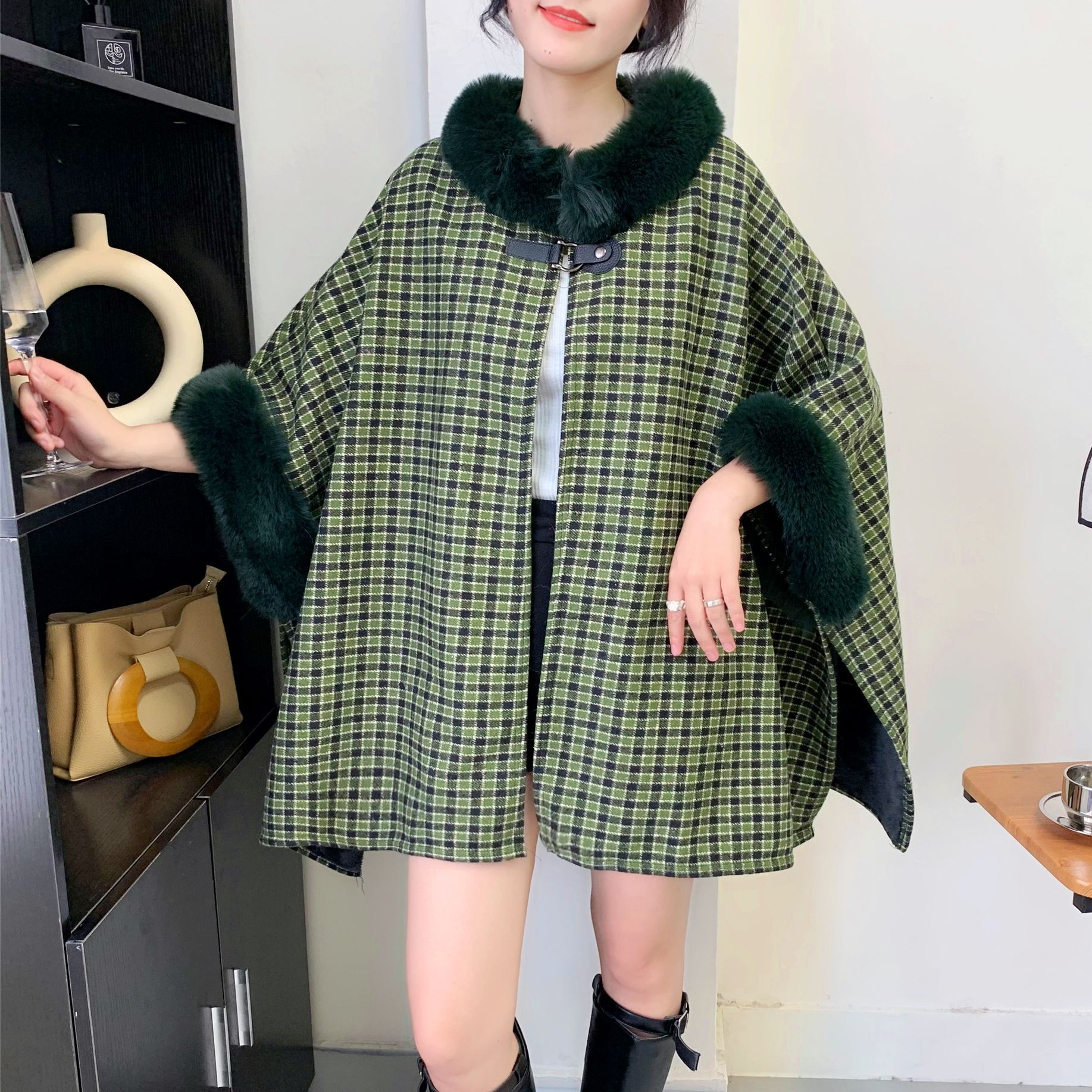 Women Faux Wool Fur Collar Printed Plaid Cardigan Winter Warm Thick Long Batwing Sleeves Poncho Ladies Oversize Hairy Coat