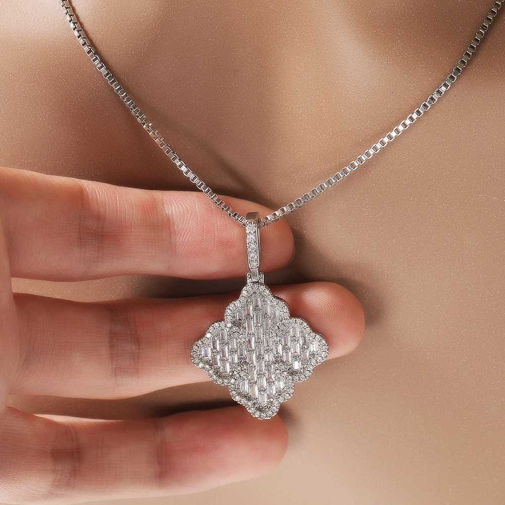 Hanger kettingen de bling koning romantische gelukkige vier blad klaver hanger Iced Out Cubic zirconia hanger ketting voor vrouwen meisje hiphop sieraden 240410