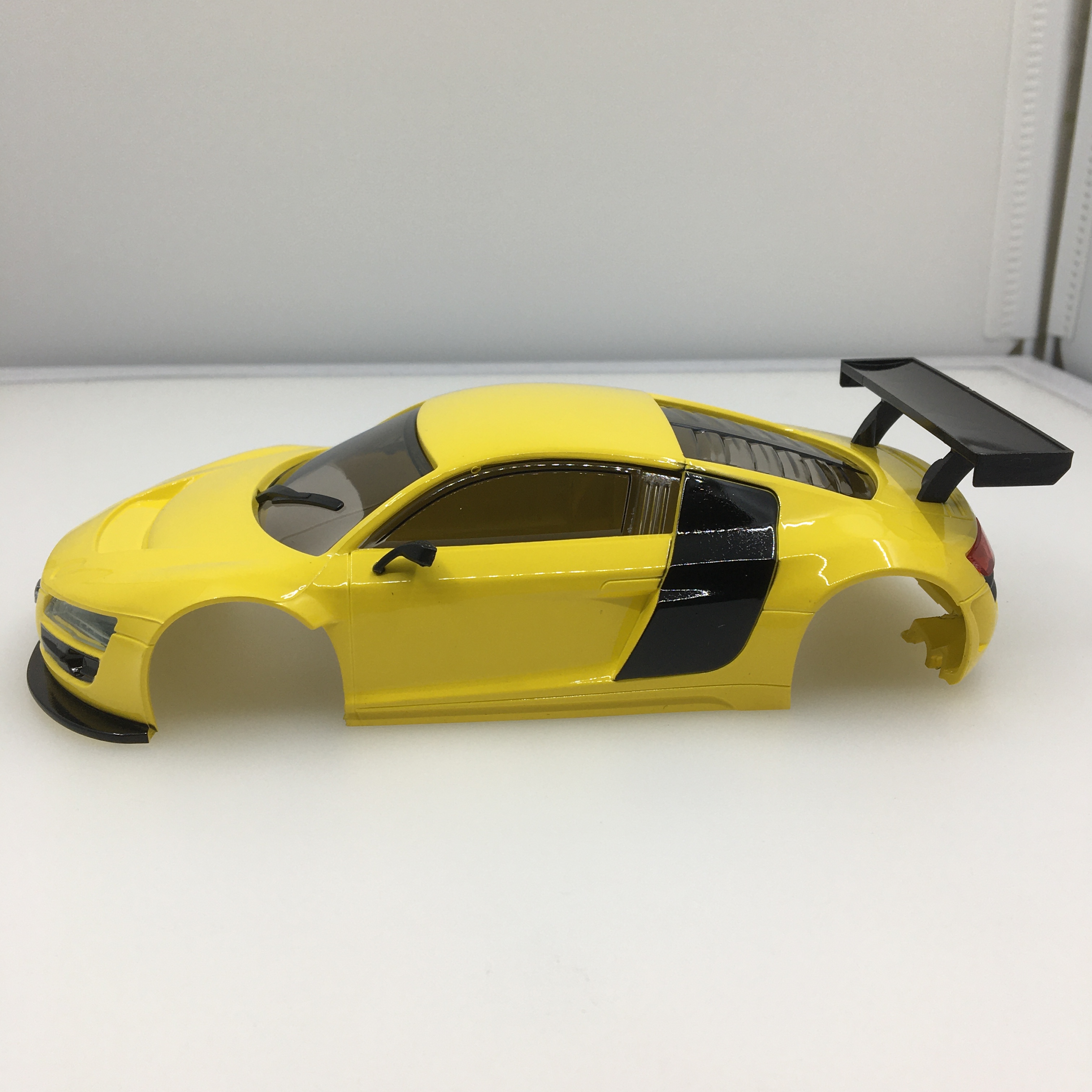 АБС ПЛАСТИКА ПЛАСТИКА R8 CAR SHELD SHELD 98 мм колесная база для 1/28 RC CAR WLTOYS K989 K969 MINI-Q HGD1 XRX MINI-Q KYOSHO MINI-Z