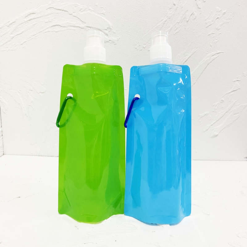 Utomhussport Plastiska flytande dricksdryck på väskor 16*26+3,5 cm bärbara resor 350 ml-500 ml Stå upp munstyckspåse med nyckelringar för camping cool juiceförpackning