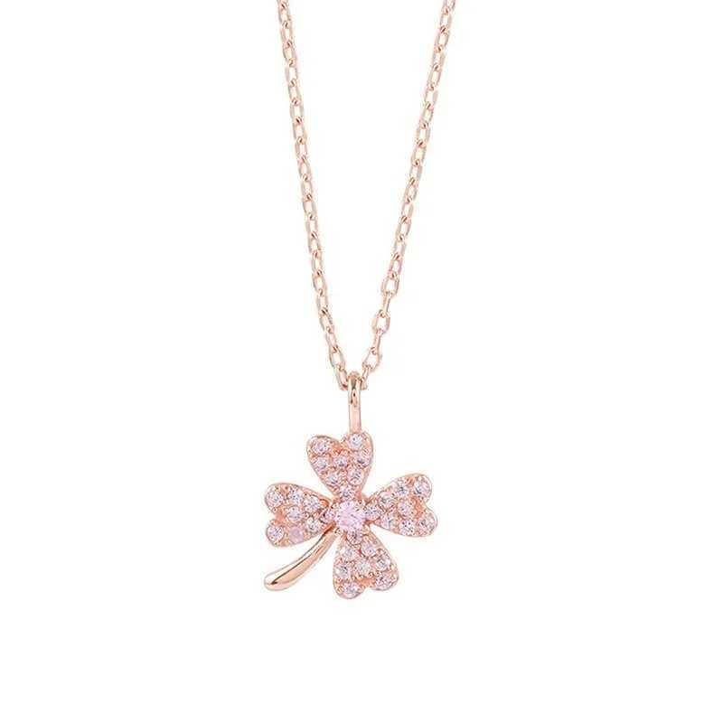 Pendanthalsband VOQ Silverfärg Simple Clover Element Necklace Zircon Pendant Cleavicle Chain Small Fresh Jewelry 240410