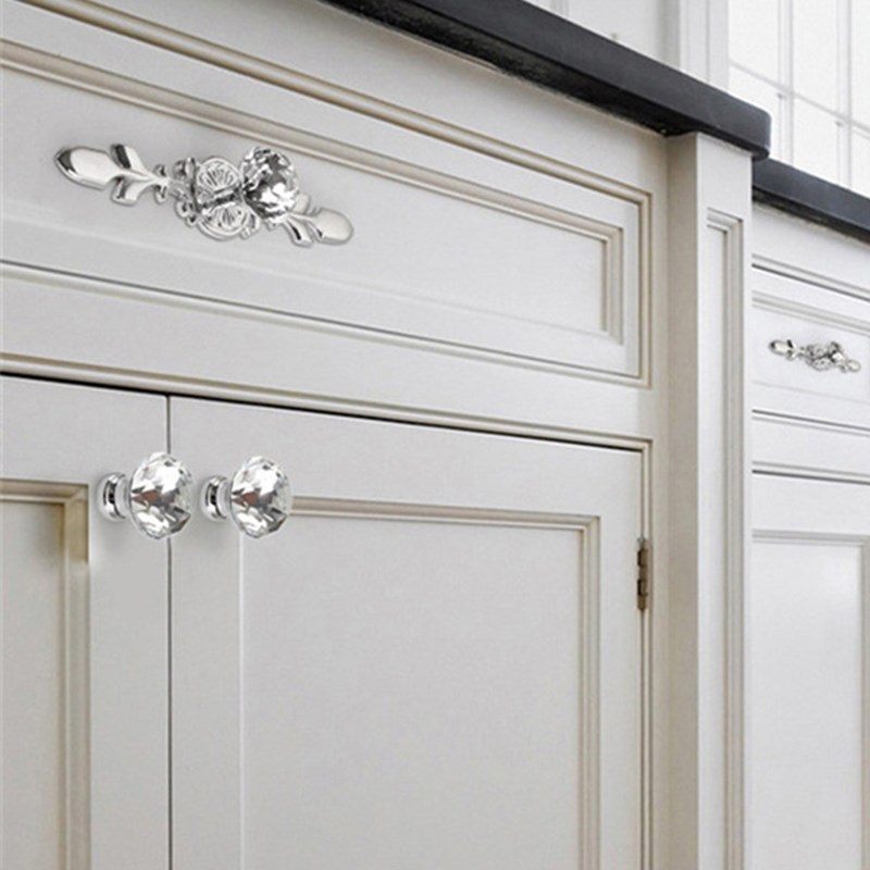 Kkfing Luxury Crystal handelt zinklegering enkele gatgreep kastdeur trekt kledingkast dressoir lade knoppen meubels hardware