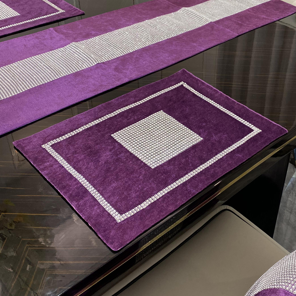 Purple Table Runner Oreau de caisse de cache-ruse moderne Rinestones Table Runner luxueux fausse nappe de mariage à la maison douce DÉCOR