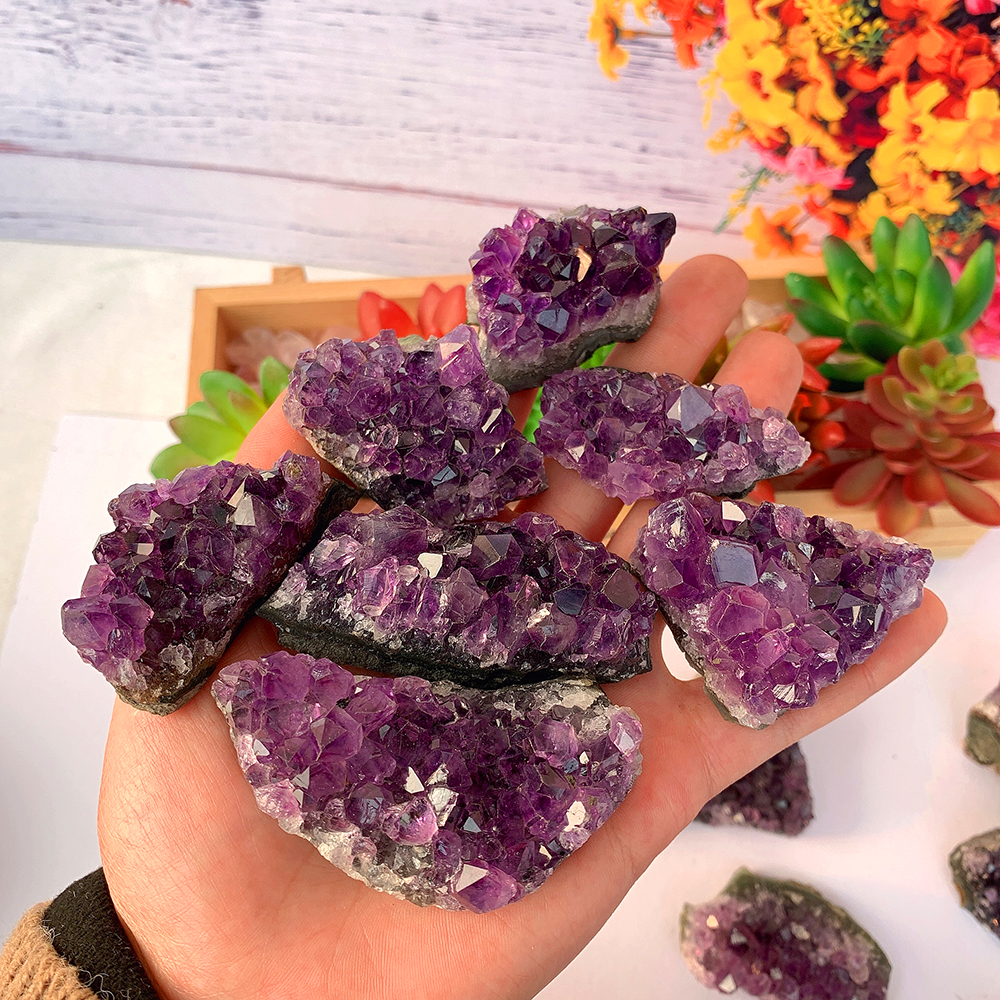 Runyangshi Hochwertige Uruguay Amethyst Rohstein Natural Amethyst Cluster Dunkelviolette Quarzergiedekoration