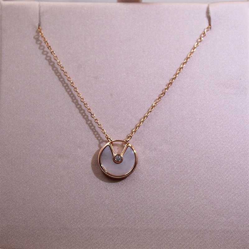 Card titanium steel necklace female amulet female plated 18k rose gold white Beihong chalcedony single diamond clavicle chain net red