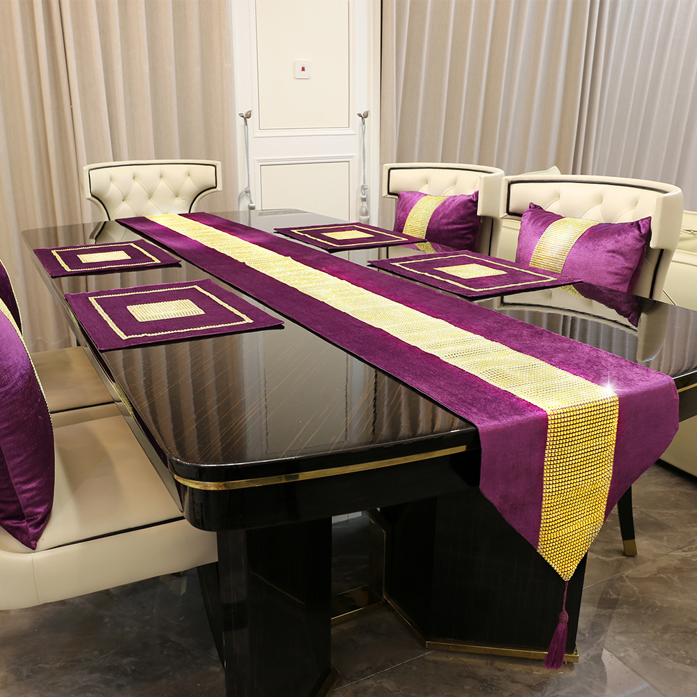 Tassel Table Runner Purple Velvet Placemat Servetten Luxury Golden Diamond Decor för bröllopsfest Dinnerbordsdekoration