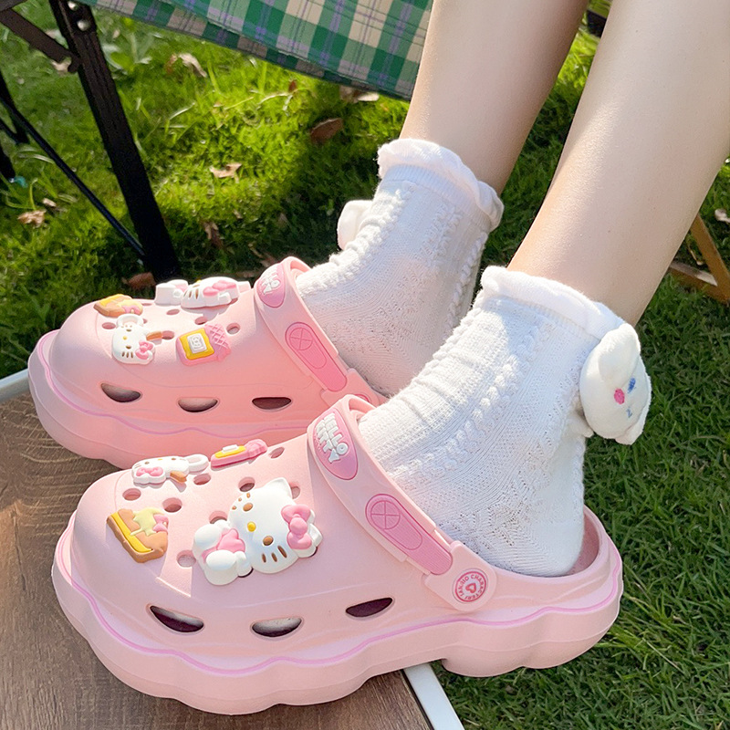 Cartoon Hole Shoes Women's Summer Cartoon Accessories Authentic ip Co Märke Outwear Thick Sole Eva Anti Slip Two Wear Slippers