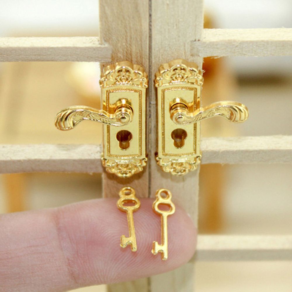 ACCESSOIRES DIY PLAQUE COURCE MÉTAL METAL MINIATURE PORTES PORTES POULONS House Lock Key Set Brass Knobs Mini Furniture Pull