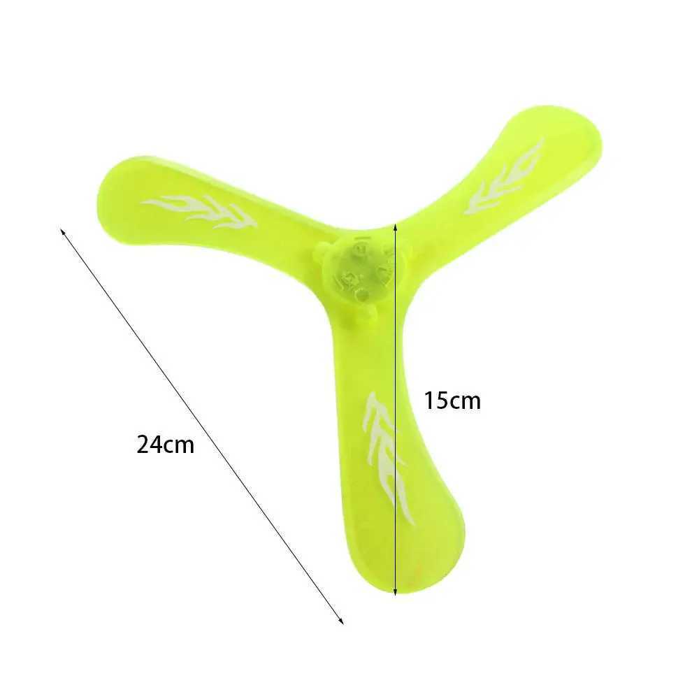 LED Flying Toys Sports Returning Boomerang Childrens Gifts Luminous Toy 3 Leaves Light Thrower 240411