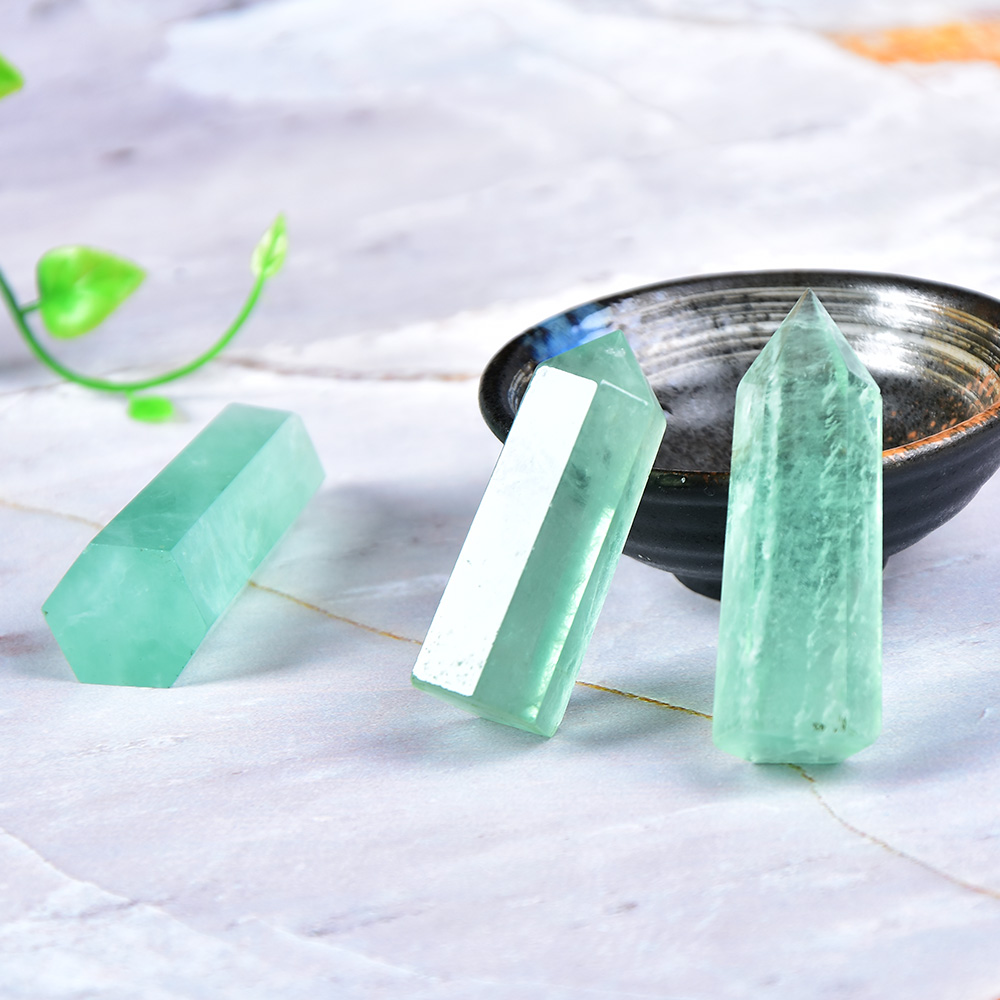 Natural Green Florite Crystal Point colonna esagonale Ornamento minerale Ornamento Magia Riparazione guarigione bacchetta Reiki Decorazione la casa