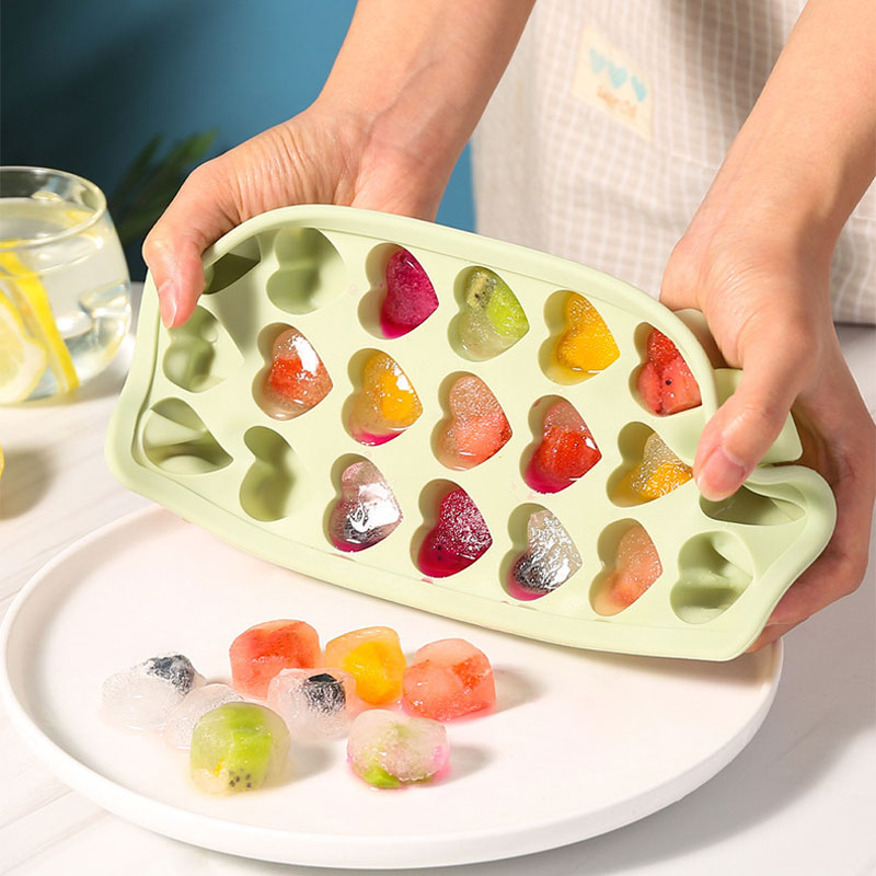 Full Silicone Ice Cube Maker Kitchen Gadgets Accessories Hjärtform 21 Grids Ice Cube Tray Mold With PP Cover