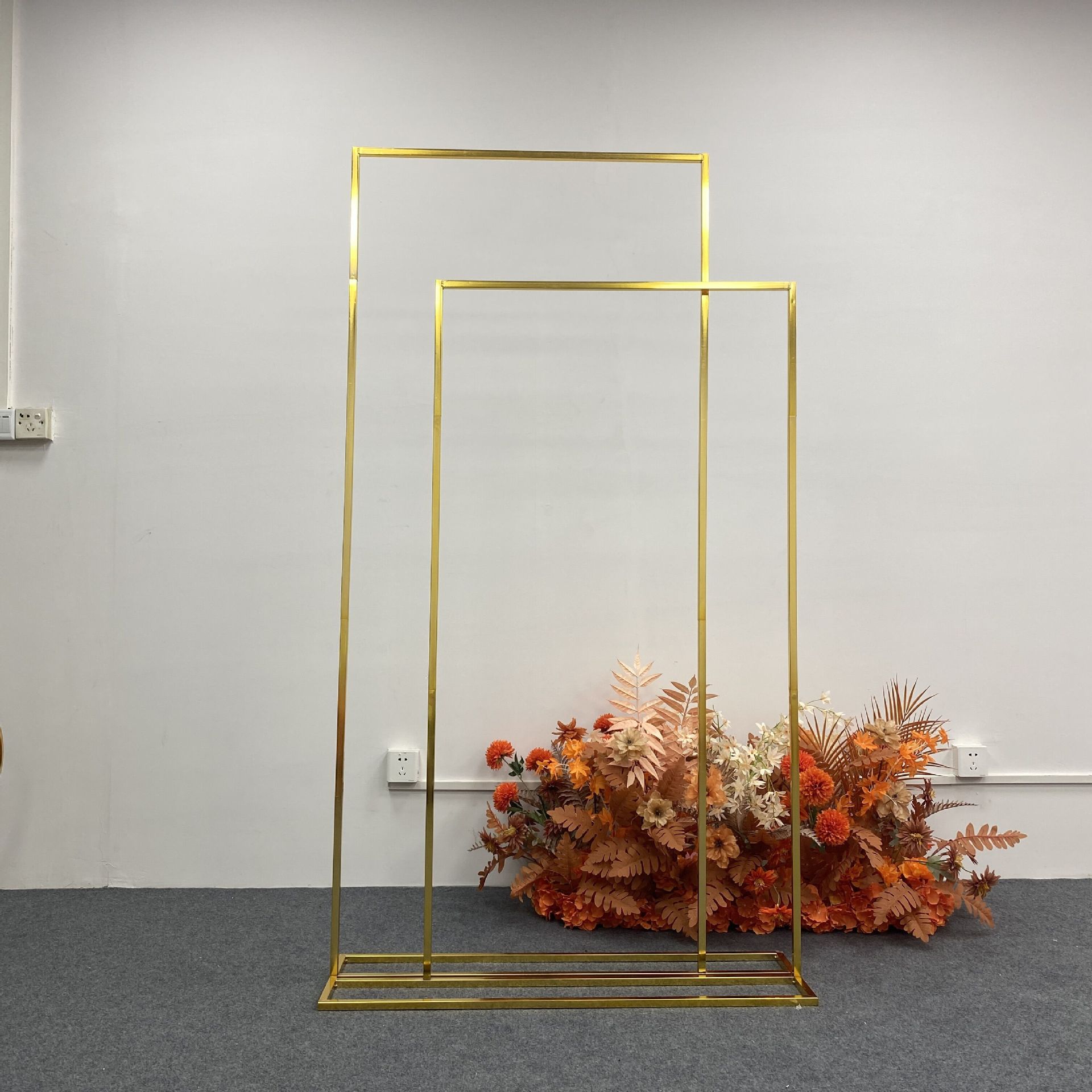 200 cm Bright Gold Square Metal Dour Floro Tessuto in tessuto Floro Display Shelf Billboard Stand Arch di compleanno di matrimonio