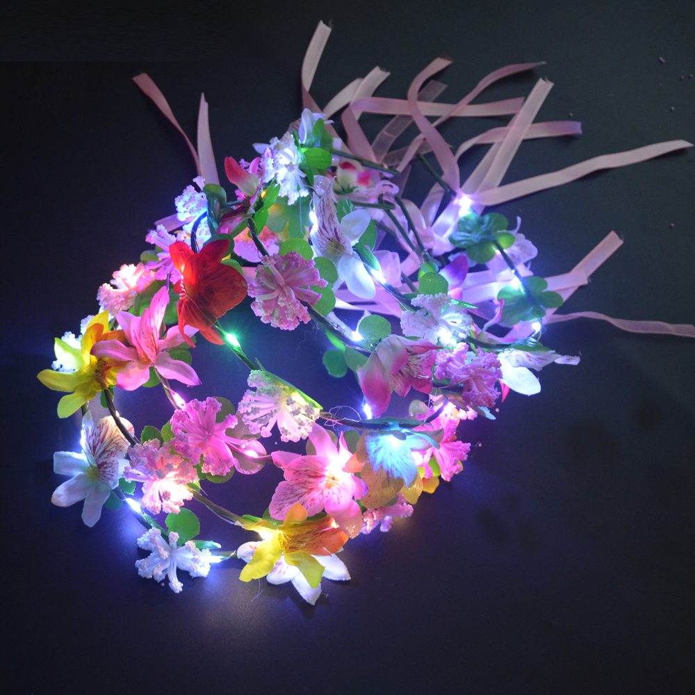 LED Light Up Toy Party Favor Glow in the Dark knipperende Bracelet Flower krans verjaardag bruiloft kerstdecoratie