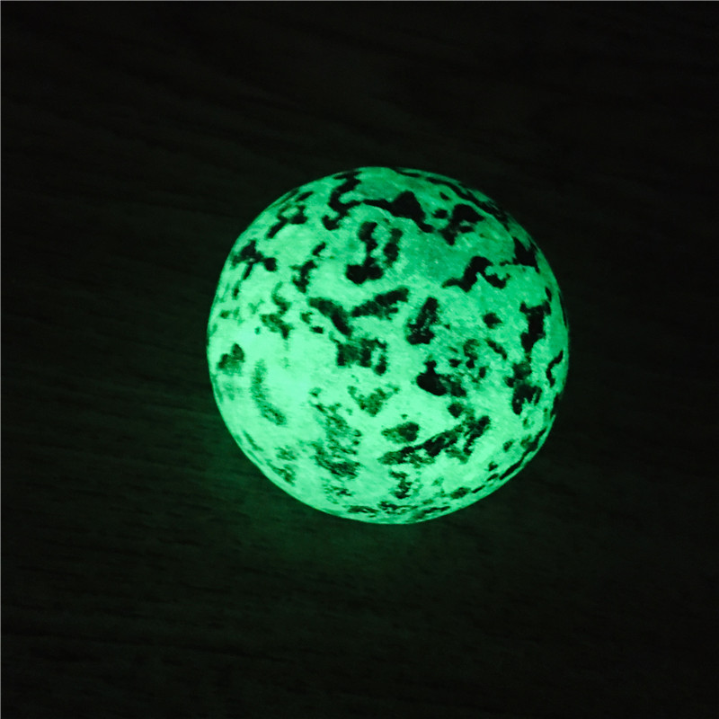 5-10 cm natuurlijke lichte steenblauw Luminous Quartz kristallen bolbalglow in de donkere steen met basis