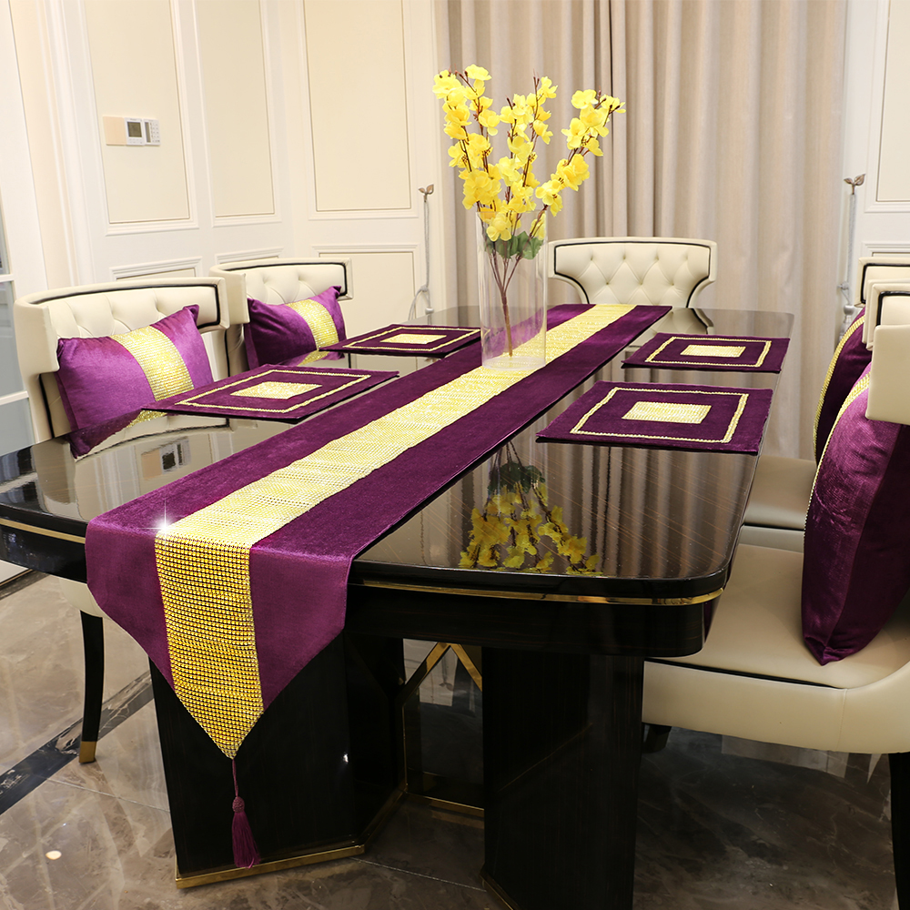 Tassel Table Runner Purple Velvet Placemat Servetten Luxury Golden Diamond Decor för bröllopsfest Dinnerbordsdekoration