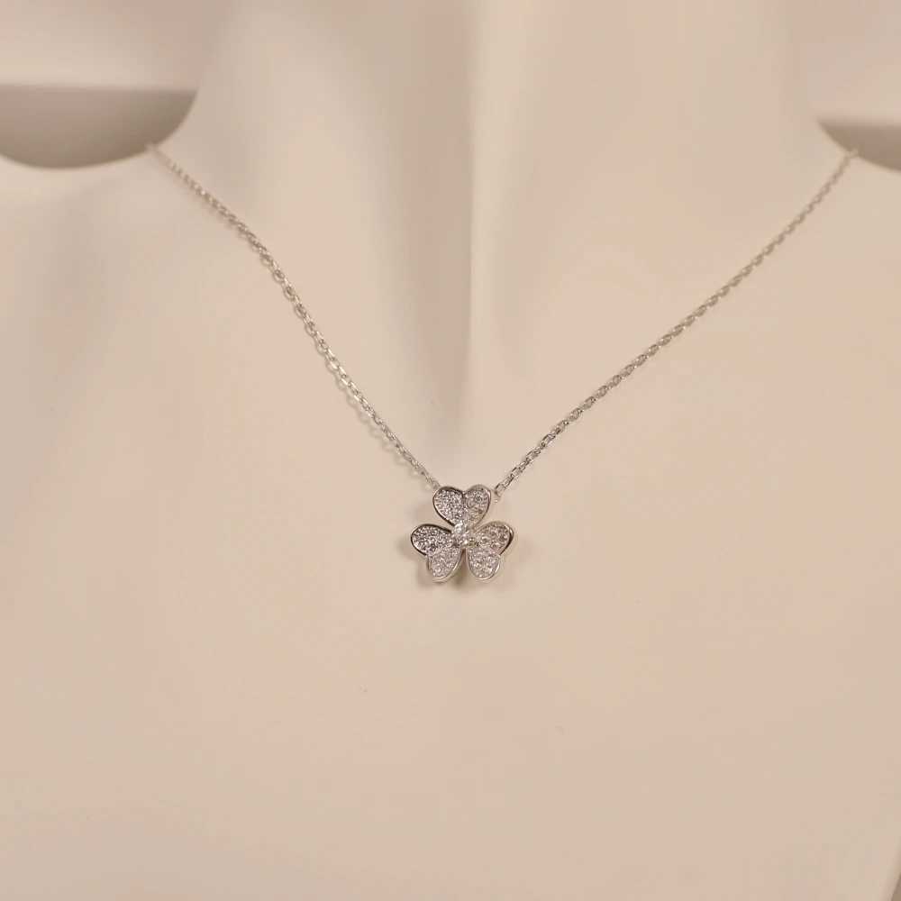 Pendanthalsband Ny Mini Diamond Clover -halsband för kvinnor 925 Sterling Silver Jewelry Classic Fashion Märke Söt gåva 240410