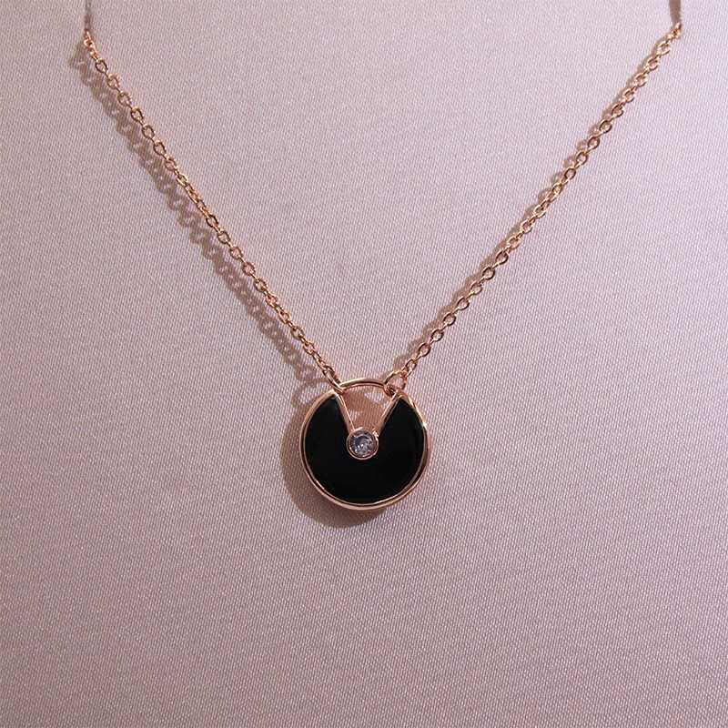 Card titanium steel necklace female amulet female plated 18k rose gold white Beihong chalcedony single diamond clavicle chain net red