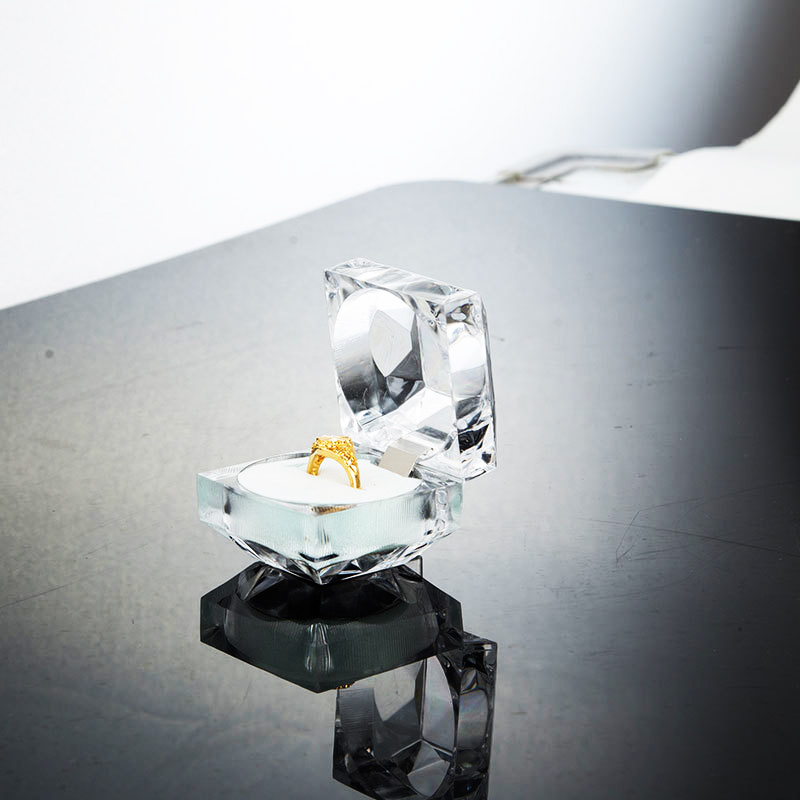 2023 Ny transparent smycken Package Box Akryl Ring örhänge Bröllop Storage Clear Crystal Diamond Packaging Present Box Het Sale