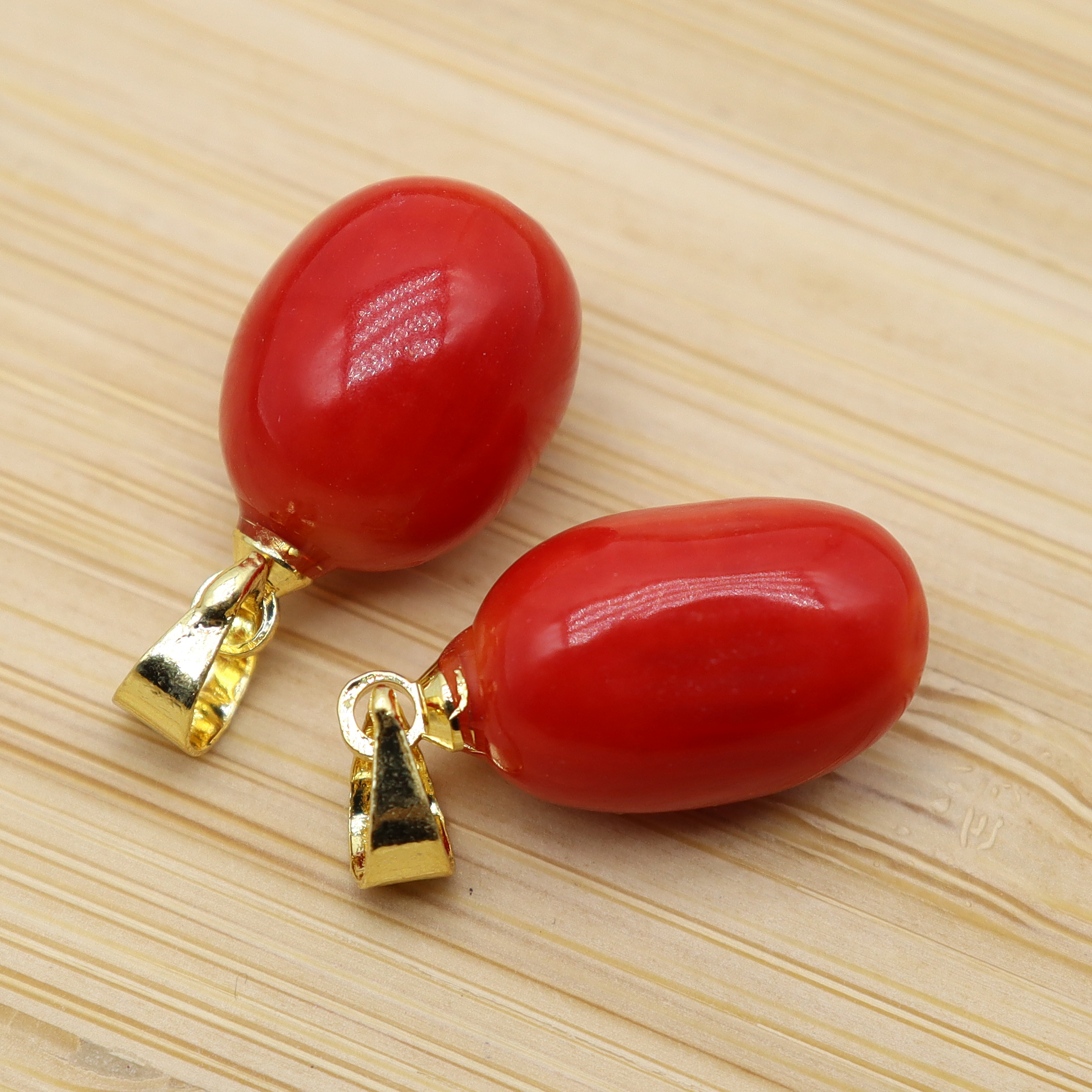 Natural Red Coral Pendant Sea Bamboo Oregelbundet utsökta för smycken som gör DIY -halsband örhängen Charms Handgjorda tillbehör 2cm