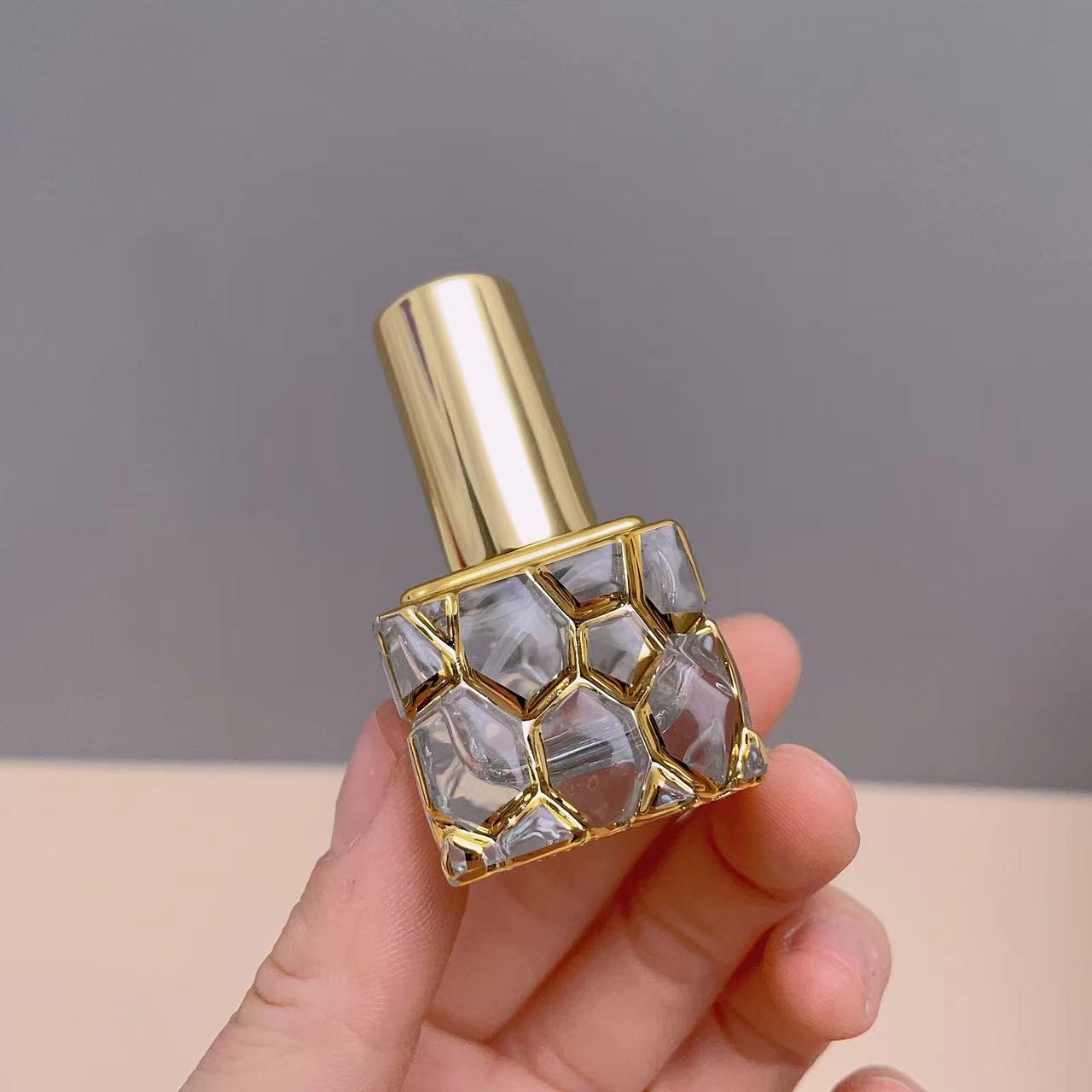 10ml Glass Perfume Bottle Square Golden Spray Bottle Portable Essential Oil Empty Bottle Cosmetic Liquid Sample Atomizer