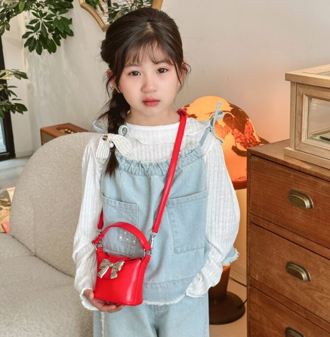 2024 Retro Bow Handbag Mini Kids Sac Family Family Tote Chain Crossbody Sacs Small Coin Purse